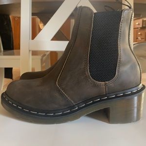 Dr Martens Cadence Greenland Heeled Chelsea Boots. Women’s size 8.